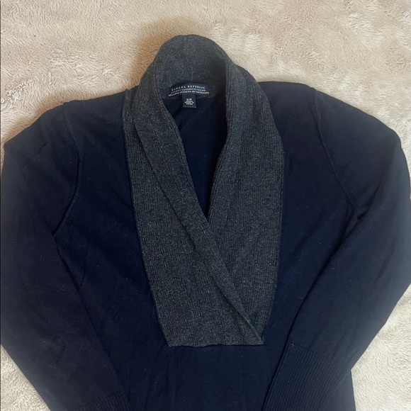 Banana Republic Cashmere & Wool Blend Navy and Grey Sweater sz S - Picture 3 of 9